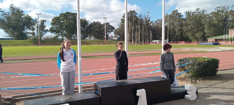 violeta oyamburu medalla plata