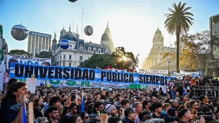 universidad ´publica siempre